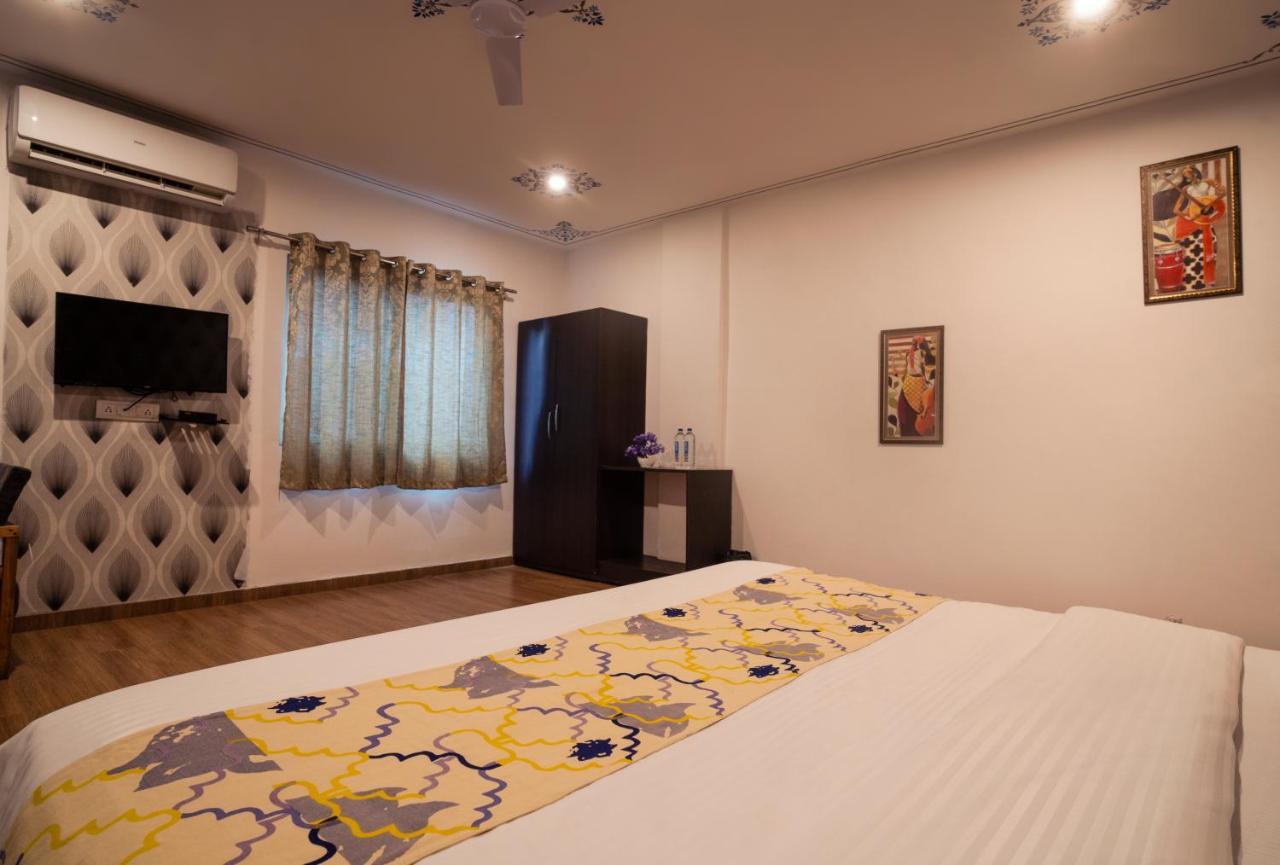 Tripli Hotels Arunoday Palace Udaipur Dış mekan fotoğraf