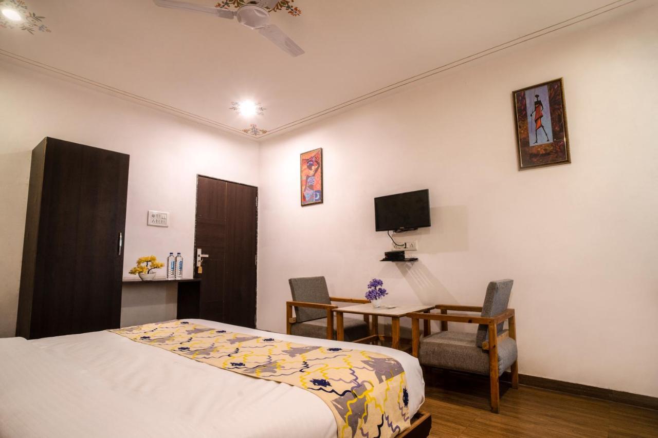 Tripli Hotels Arunoday Palace Udaipur Dış mekan fotoğraf